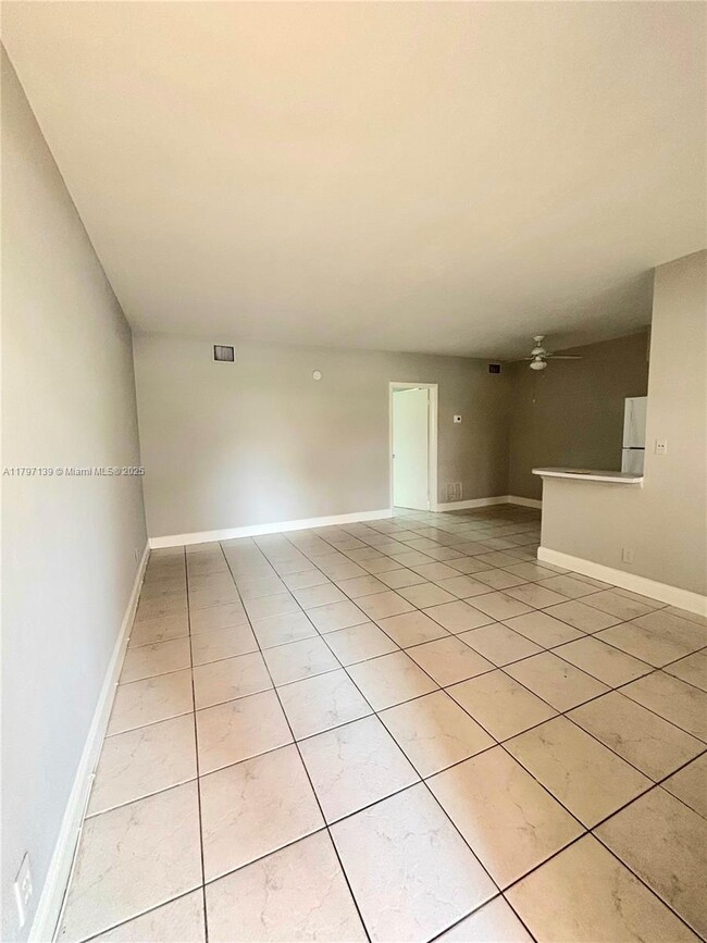 Building Photo - 2121 N Ocean Blvd