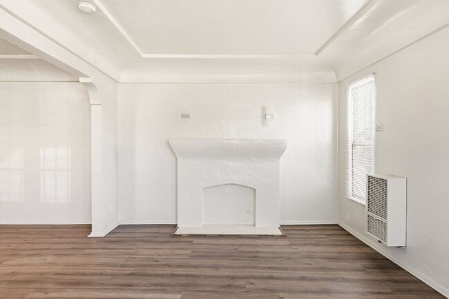 Building Photo - Coming Soon - Renovated Hyde Park Gem Near SoFi, LAX & Metro K Line