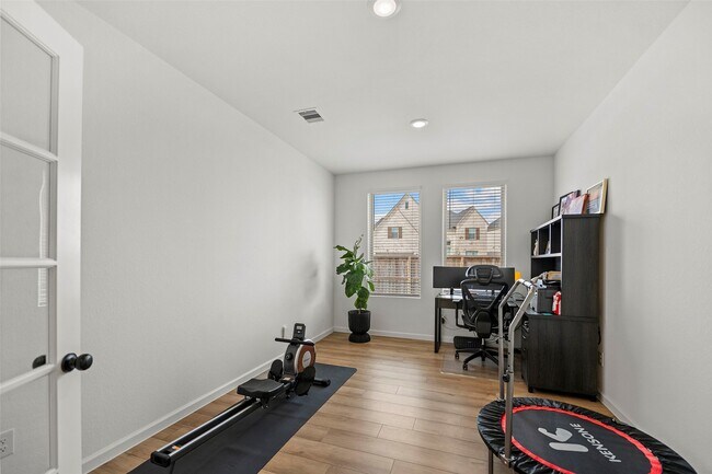 Building Photo - 29003 Spicewood Vly Dr
