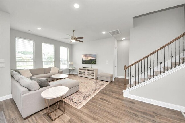 Building Photo - 6331 Cambrai Wood Ln