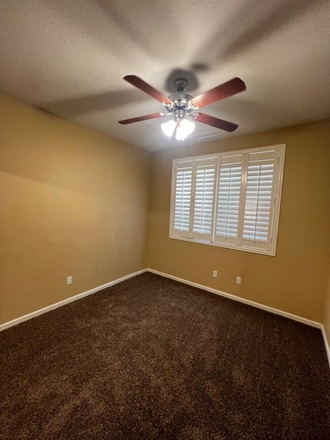 Building Photo - 3 Bedroom Condo - Gated - Summerlin - Detached Garage- New Carpet