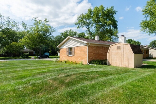 Building Photo - West Lafayette Schools Beautiful Home, Att...