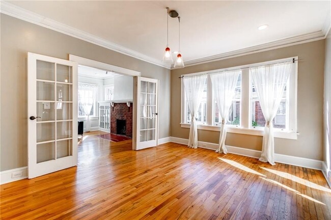 Building Photo - 628 Cooledge Ave NE