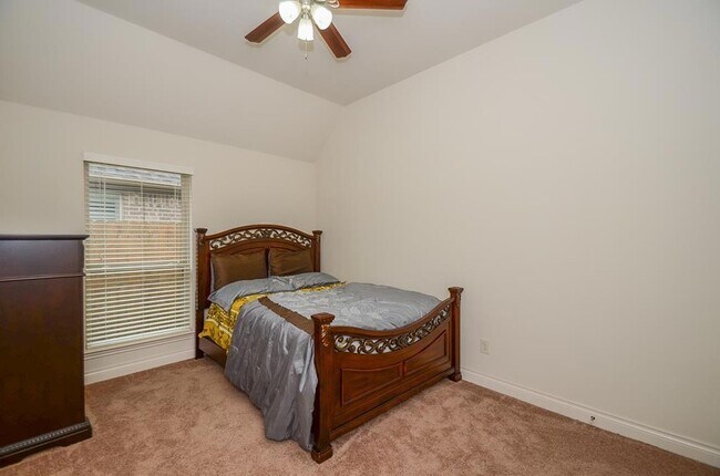 Building Photo - 4307 Fenetre Forest St