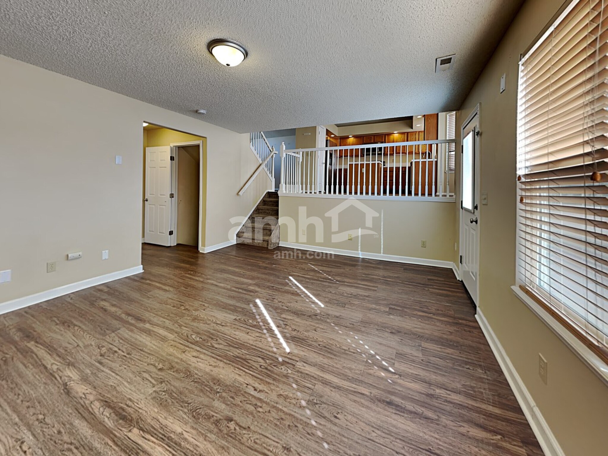 Building Photo - 2211 Pinyon Jay Dr