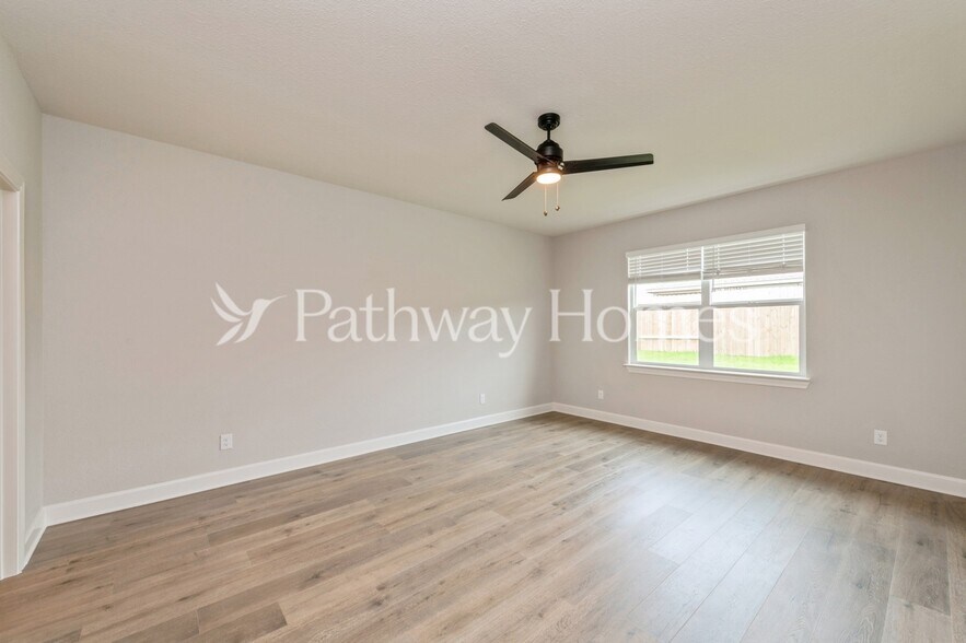 Building Photo - 620 Brookside Dr