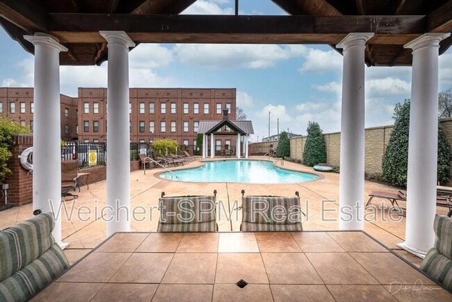 Building Photo - 721 Litty Ct