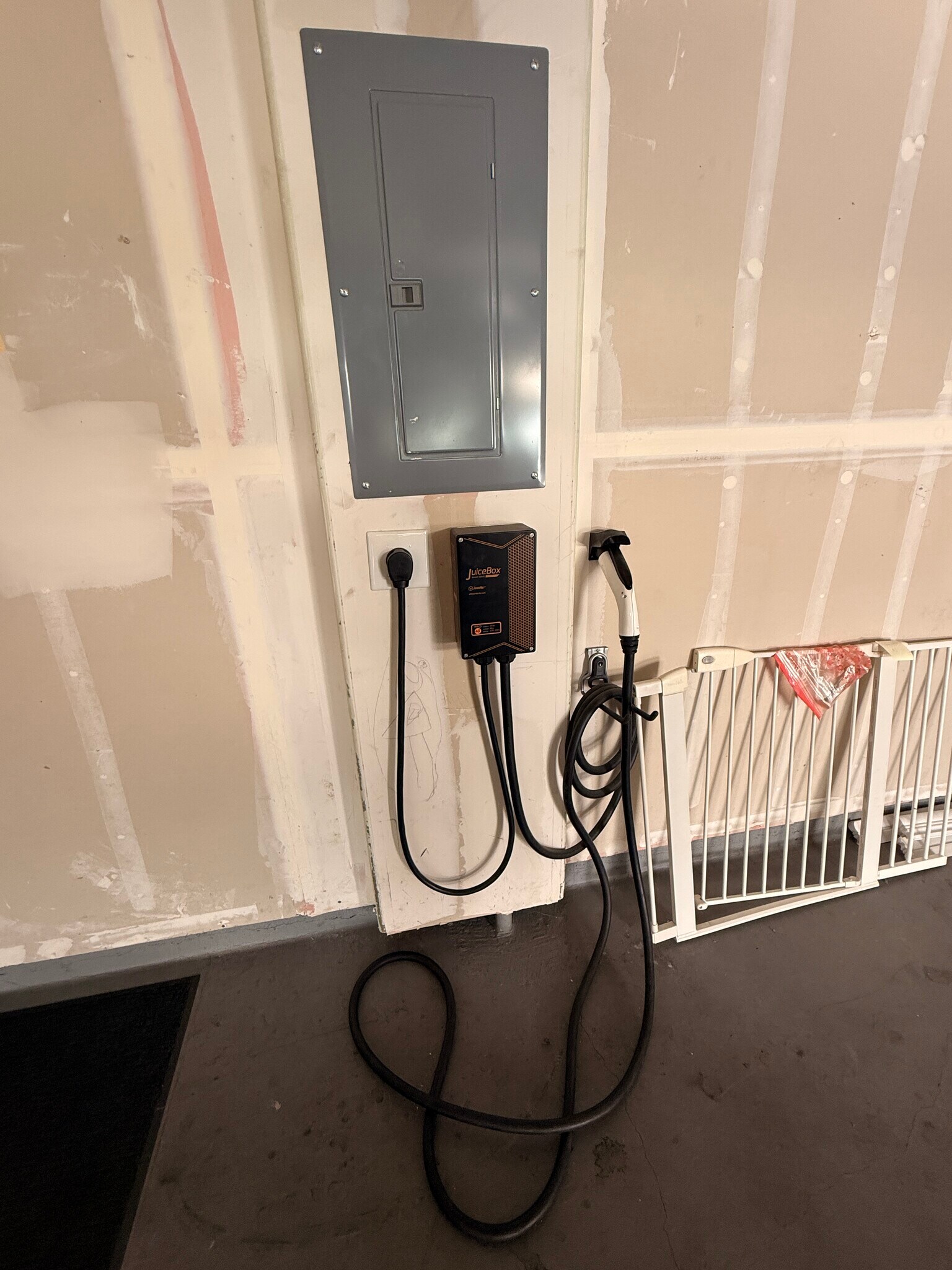 EV Charging Station - 677 Luz del Sol Loop