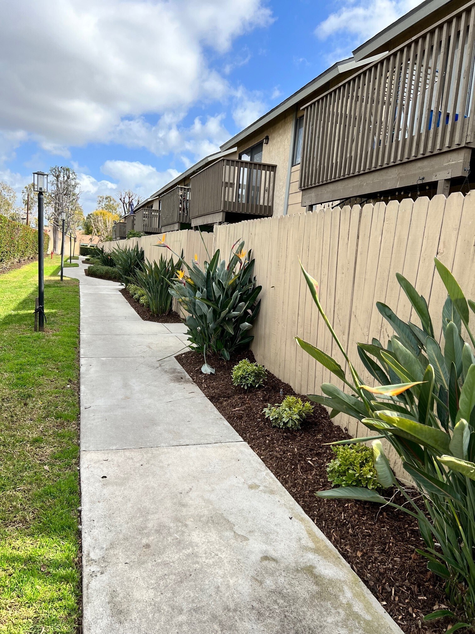 Building Photo - 9450 Holder St