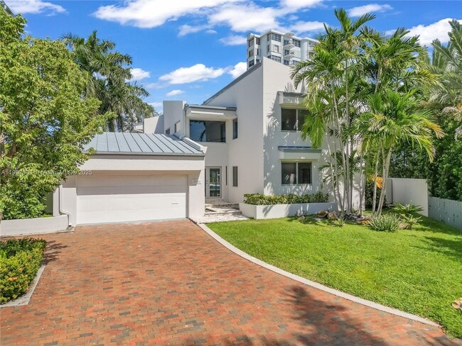 Building Photo - 2089 NE 121st Rd