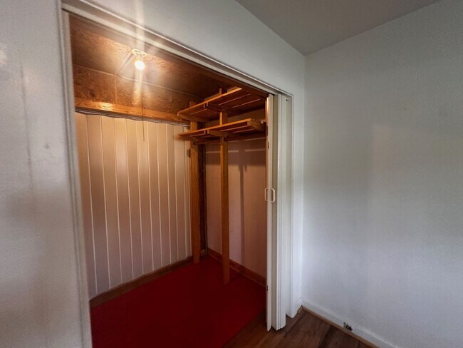 Building Photo - 334 E Palmer Ave