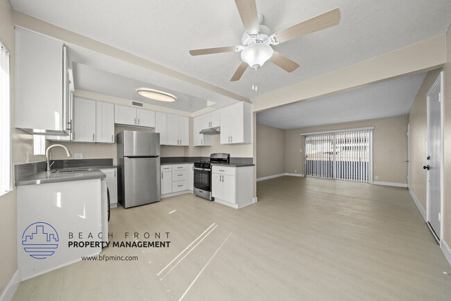 Building Photo - 12236 Manor Dr.