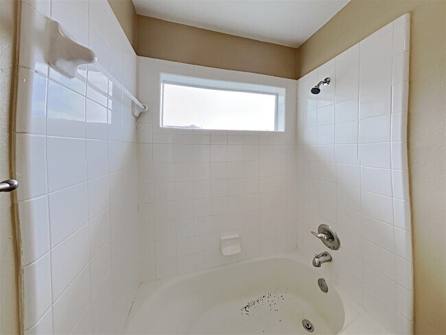 Building Photo - 411 Cedar Point Dr