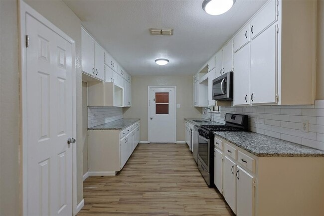 Building Photo - 111 Branch View Dr