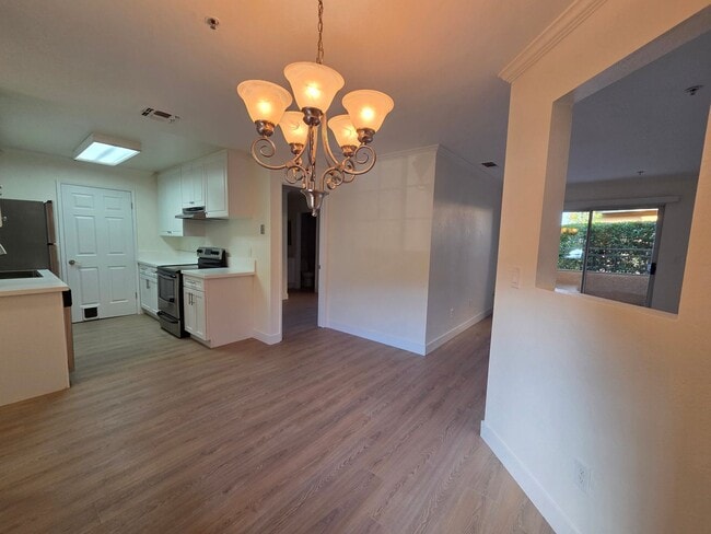 Building Photo - Large 2 Bedroom, 2 Bath Condo in San Ramon