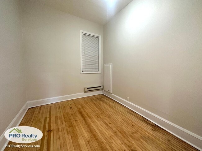 Building Photo - 201 20th Ave NE