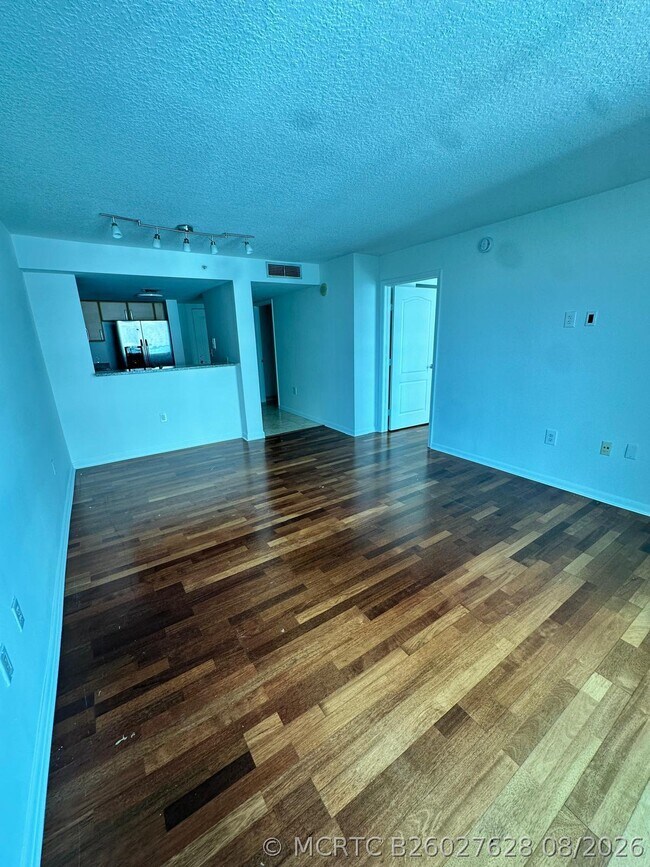 Building Photo - 2101 Brickell Ave