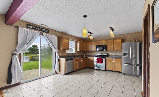 Building Photo - 2230 Cedarmill Dr