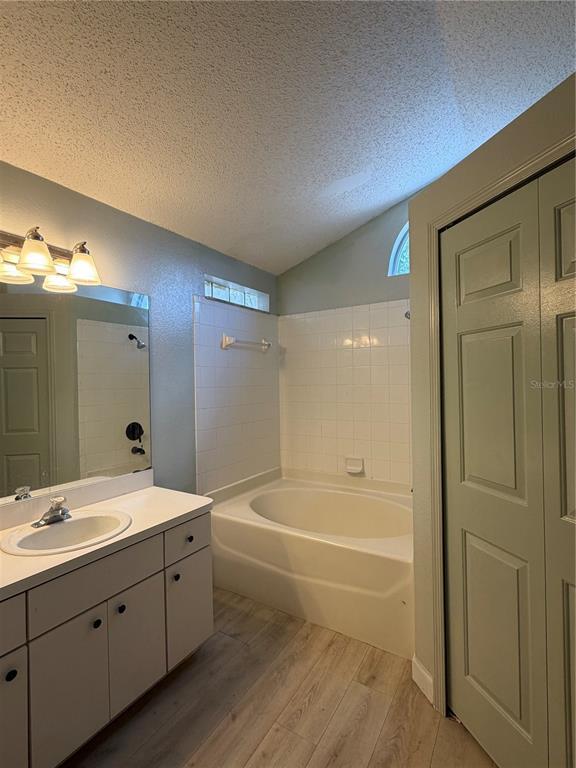 Building Photo - 6623 Summer Haven Dr
