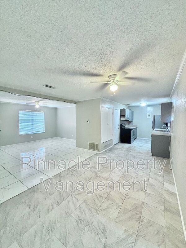 Building Photo - 1102 E 23rd St