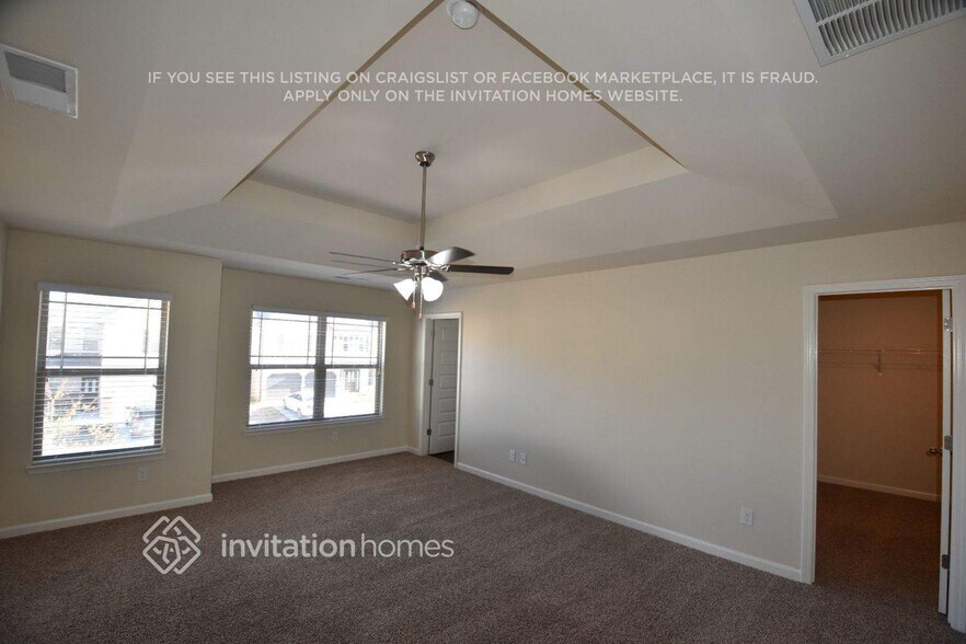 Building Photo - 2813 Birmingham Dr