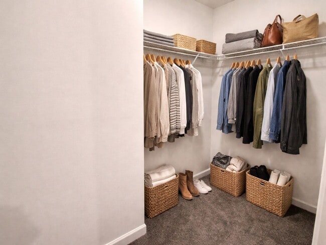 Building Photo - Beautiful 3BR 2.5BA Home in Salisbury • Tour Today