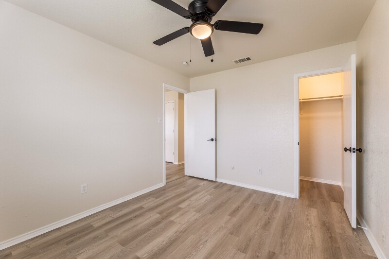 Building Photo - 5810 Redstone Dr