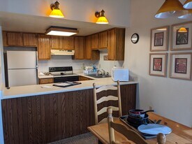 Building Photo - 6 Ferringway Cir