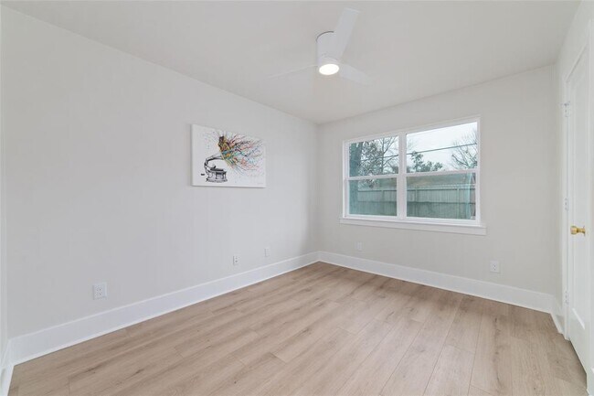 Building Photo - 1830 Locksford St