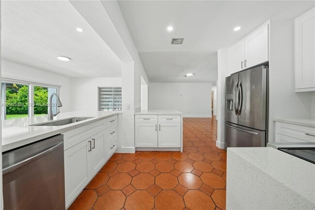 Building Photo - 220 NW 130th Ave
