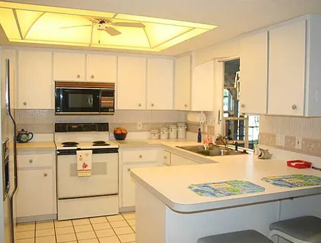 Building Photo - Beautiful home with private dock!