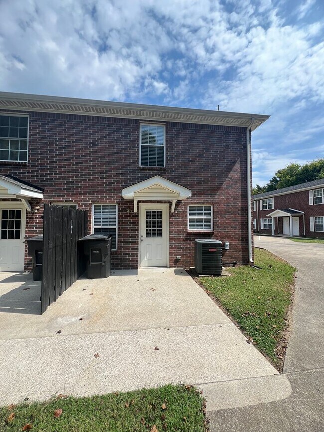 Building Photo - MOVE IN SPECIAL!  HALF OFF FIRST MONTHS RENT!