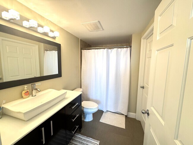 Building Photo - 700 E Boynton Beach Blvd