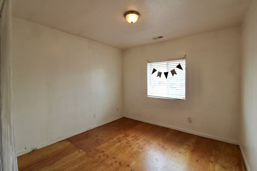 Building Photo - 139 S Raleigh St