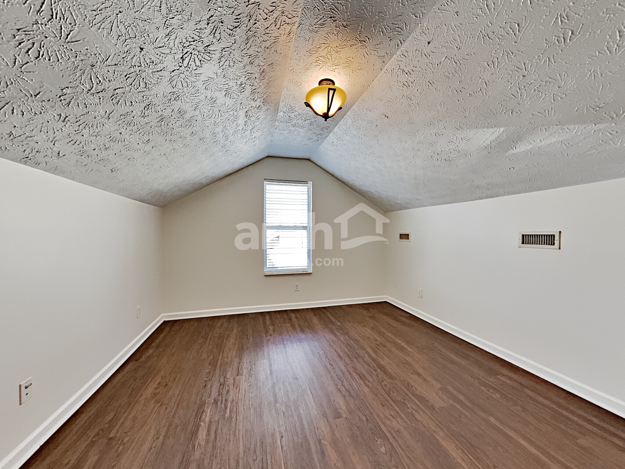 Building Photo - 2207 Erin Ln