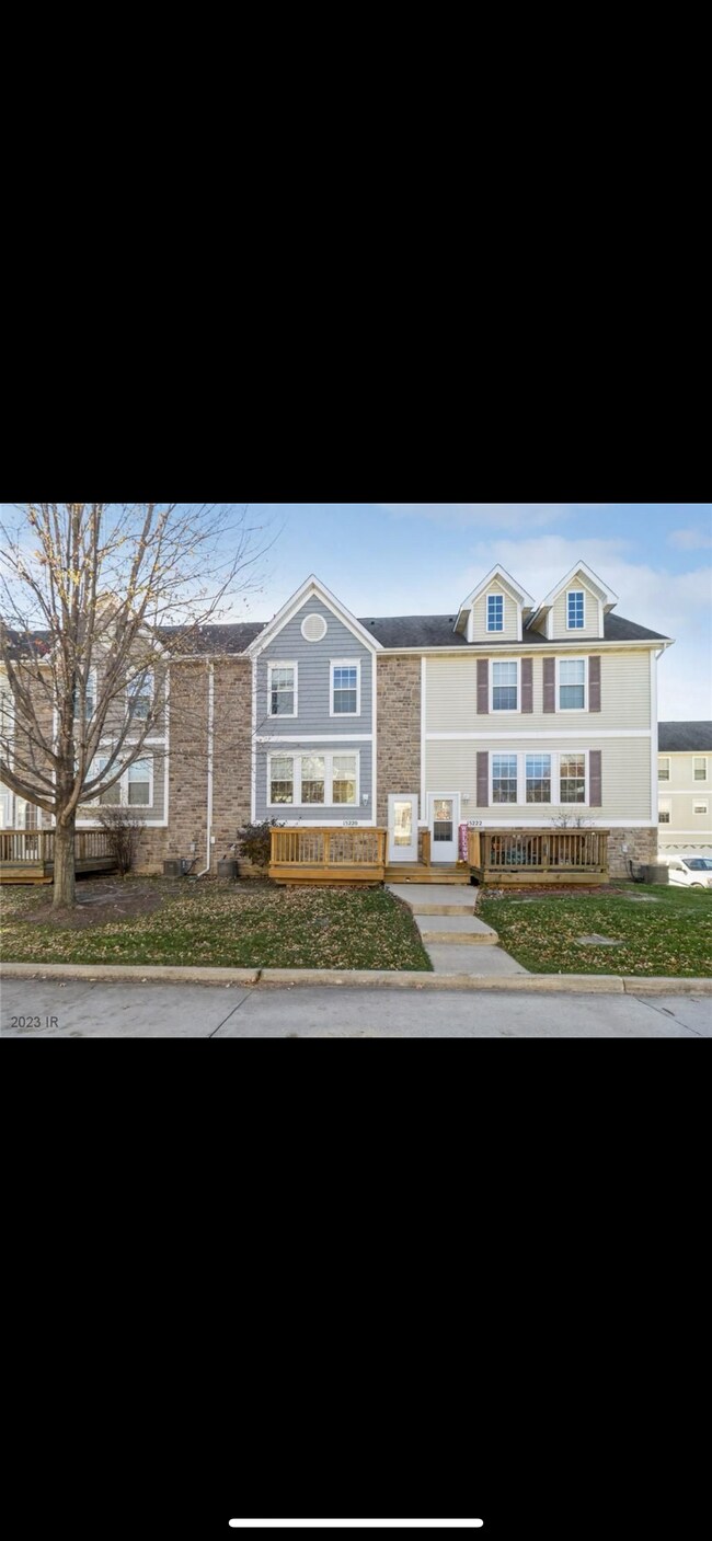 Building Photo - 15220 Greenbelt Dr