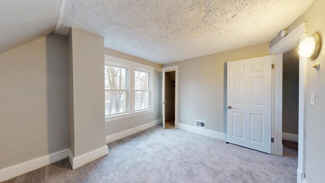 Building Photo - Stockyards Area - 2 Bedrooms - Single Fami...