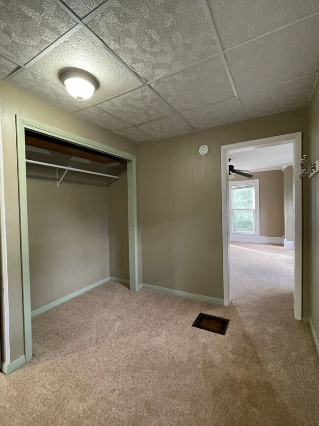 Building Photo - Village of Black River 4 /5 Bedroom Home w...