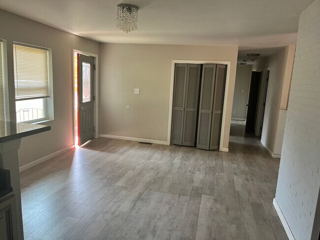 Building Photo - **Spacious 5-Bedroom Home with Modern Upda...