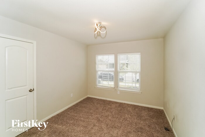 Building Photo - 6411 Thorpe Holw