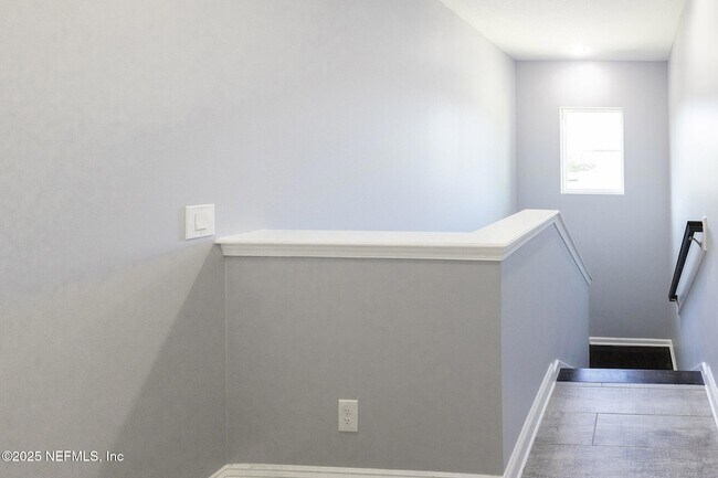 Building Photo - 35 Mercutio Ln