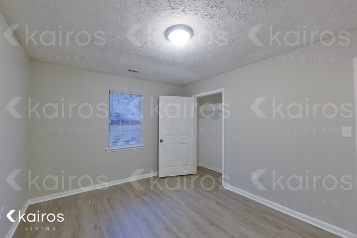 Building Photo - 100 Deer Pky