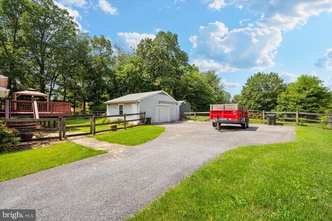 Building Photo - 11584 Liberty Oak Dr