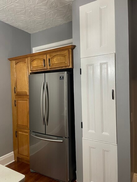 Kitchen - 35 Charles St