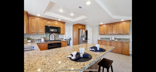 Building Photo - 14637 Poway Mesa Dr