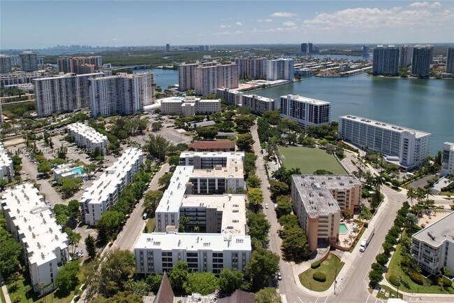 Building Photo - 201 178th Dr