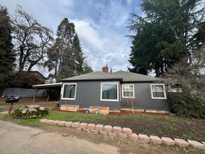 Building Photo - 18320 Dickerson Ln