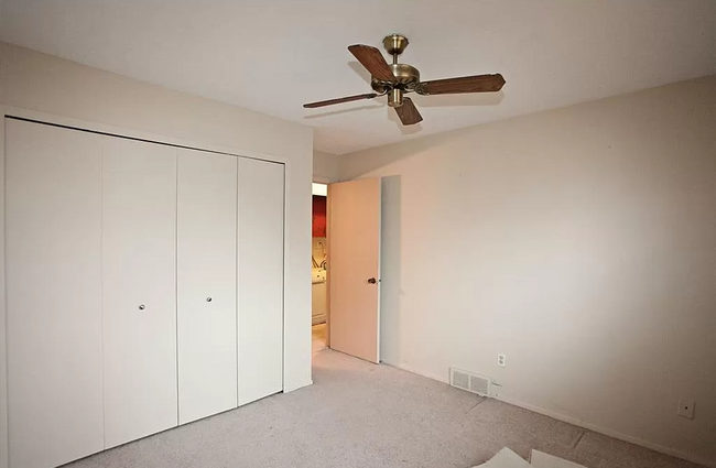 Building Photo - 13974 Oakbrook Dr