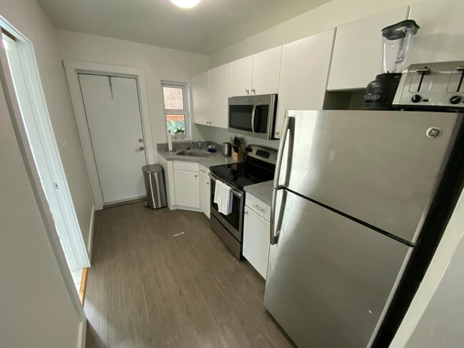 Building Photo - 717 2nd Ave S