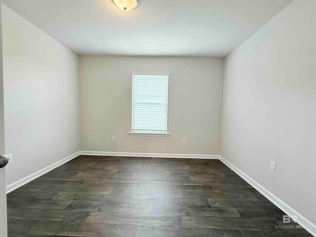 Building Photo - 23976 Songbird Dr